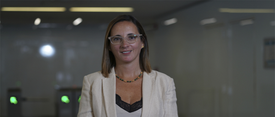 CAFÉ Y CONVERSACIÓN CON IRIS CÓRDOBA